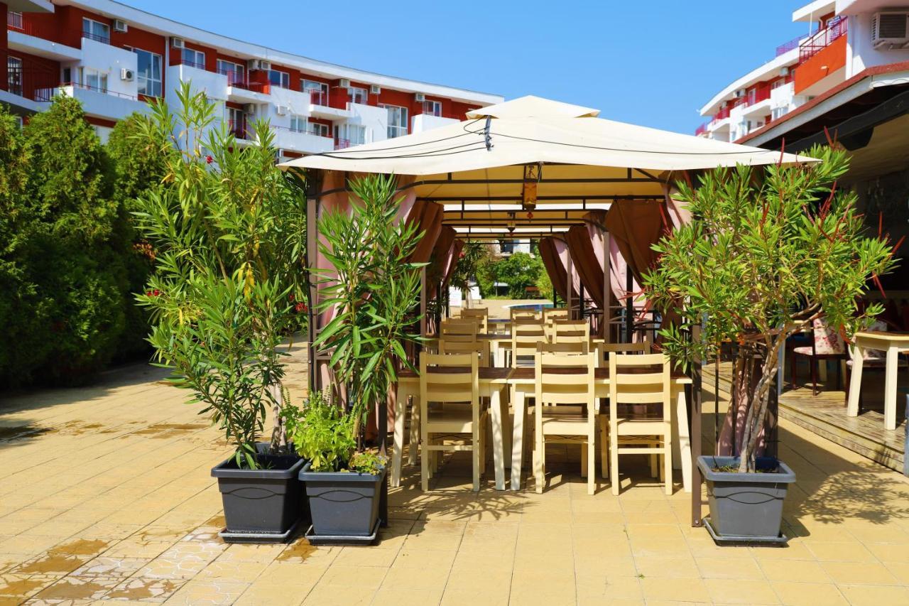 Fort Noks - Menada Apartments Sveti Vlas Exterior foto