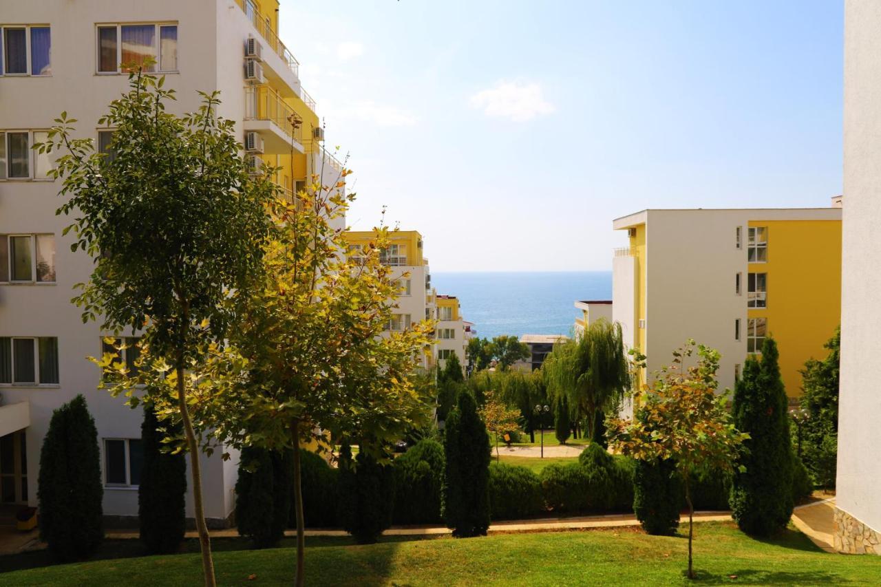 Fort Noks - Menada Apartments Sveti Vlas Exterior foto